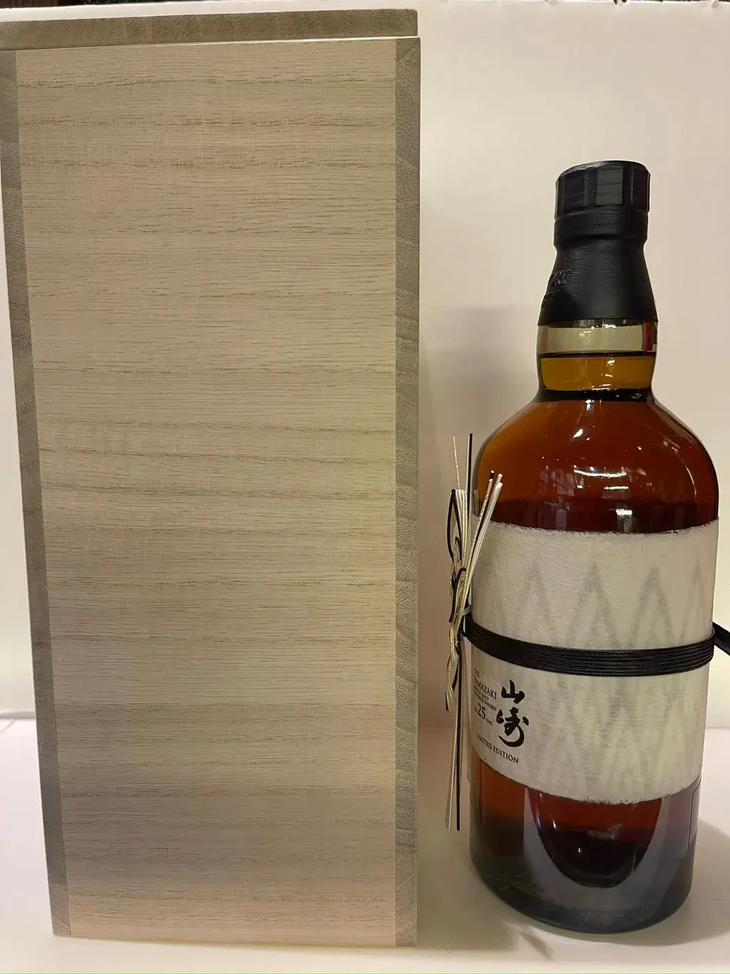 The Yamazaki 25 Year Old Limited Edition 43.0 abv NV (1 BT70) — Yamazaki, Japan — view 18