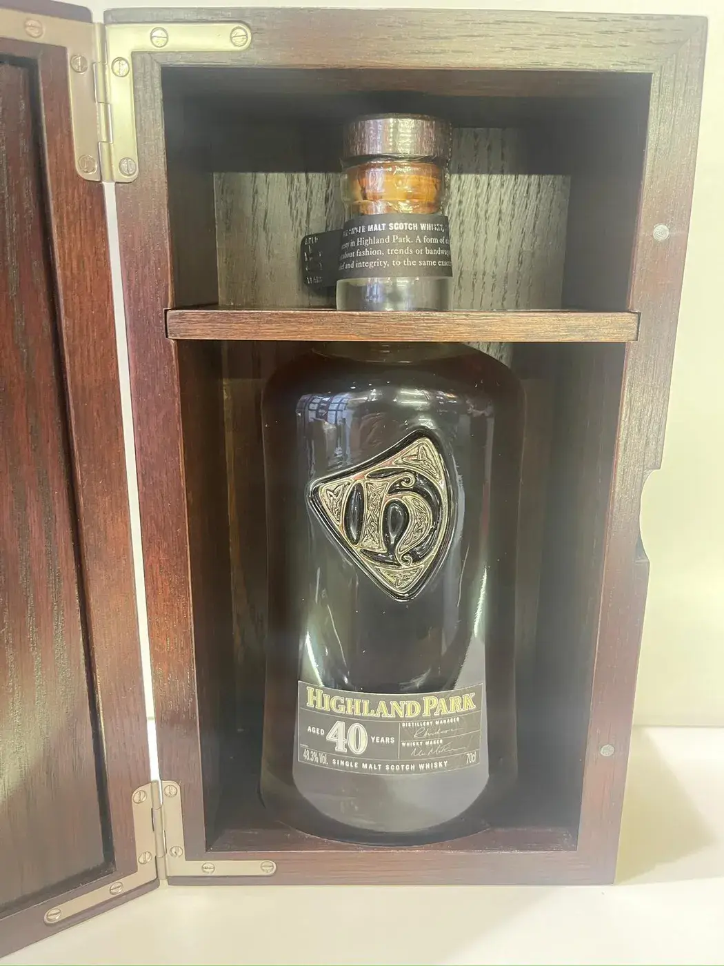 Highland Park 40 Year 48.3 abv NV (1 BT70) — Highland, Scotland — view 14