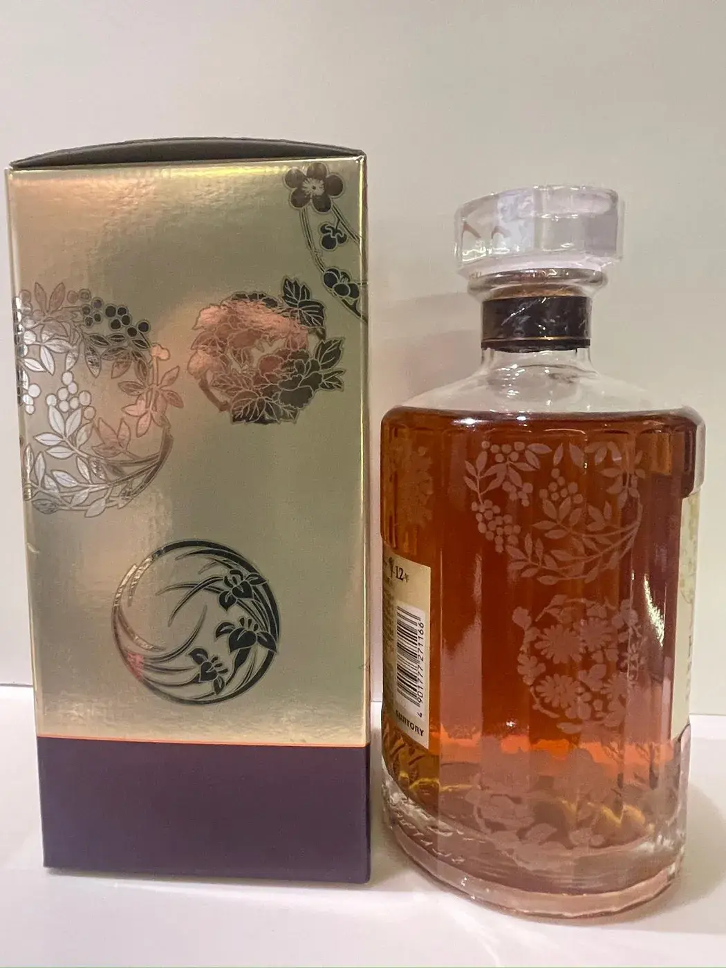 Hibiki 12 Year Old Kacho Fugetsu Limited Edition 43.0 abv NV (1 BT70) — Hibiki, Japan — view 3