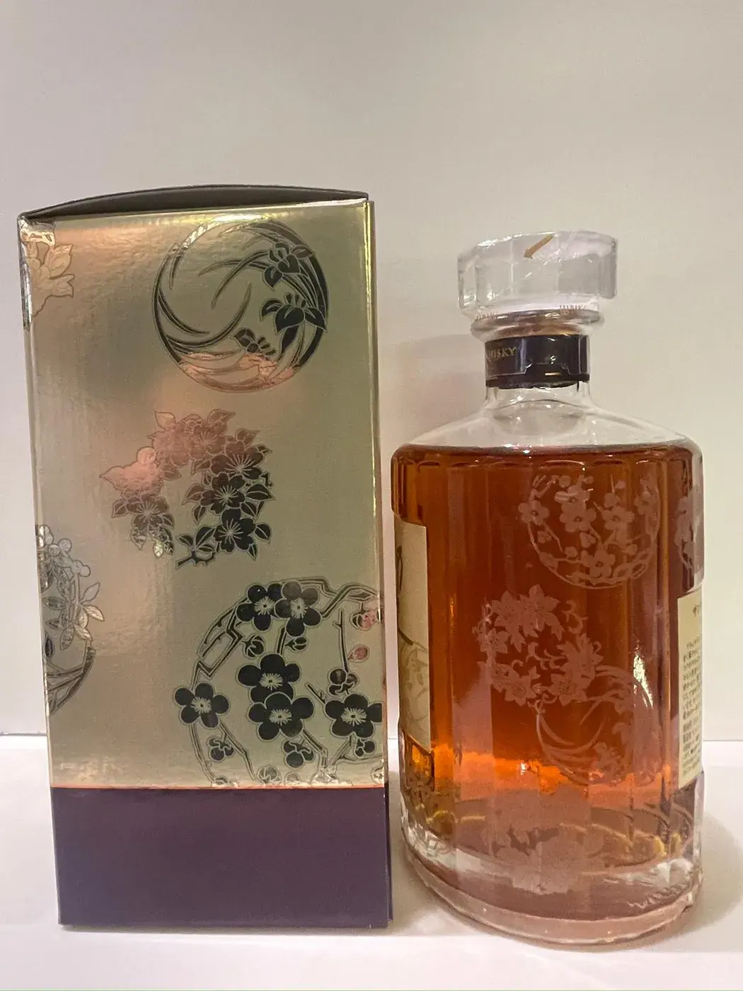 Hibiki 12 Year Old Kacho Fugetsu Limited Edition 43.0 abv NV (1 BT70) — Hibiki, Japan — view 4