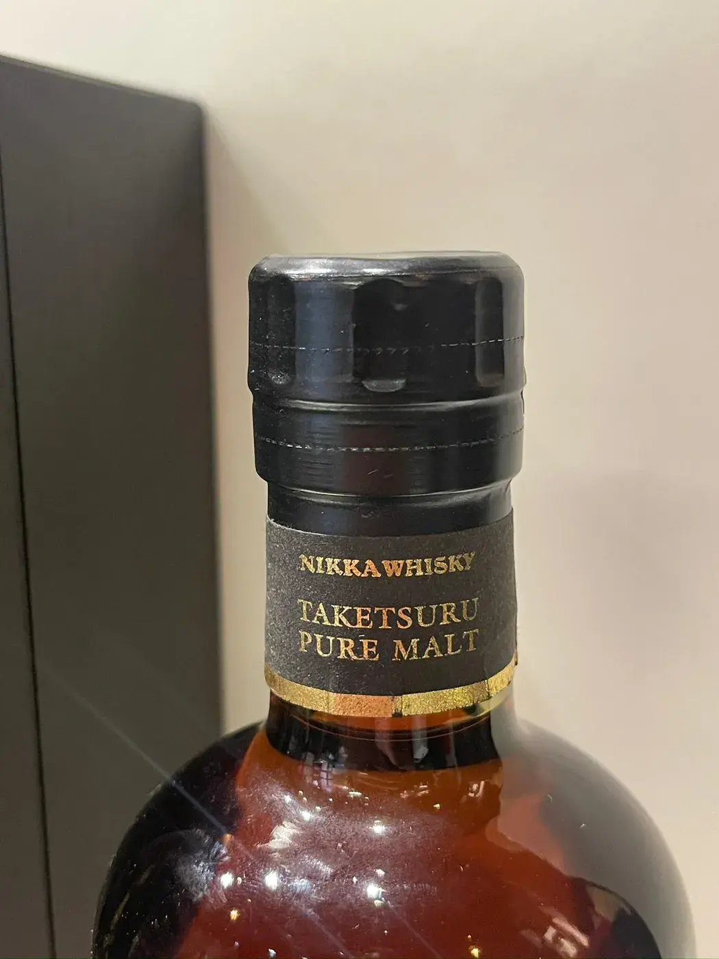 Nikka Taketsuru Pure Malt 25 Years Old 43.0 abv NV (1 BT70) — Nikka, Japan — view 4