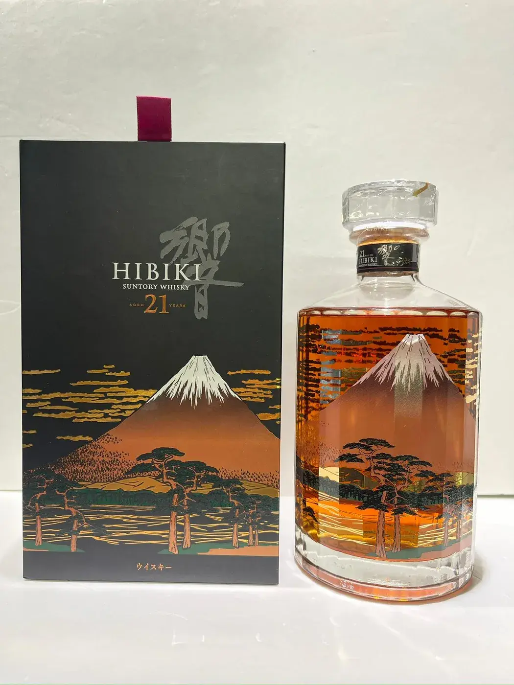 Hibiki - 21 Year Old (Mount Fuji Limited Edition) 2014 Release 43 abv (1BT70) — Hibiki, Japan