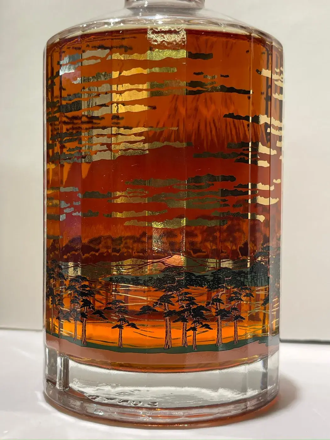 Hibiki - 21 Year Old (Mount Fuji Limited Edition) 2014 Release 43 abv (1BT70) — Hibiki, Japan — view 11