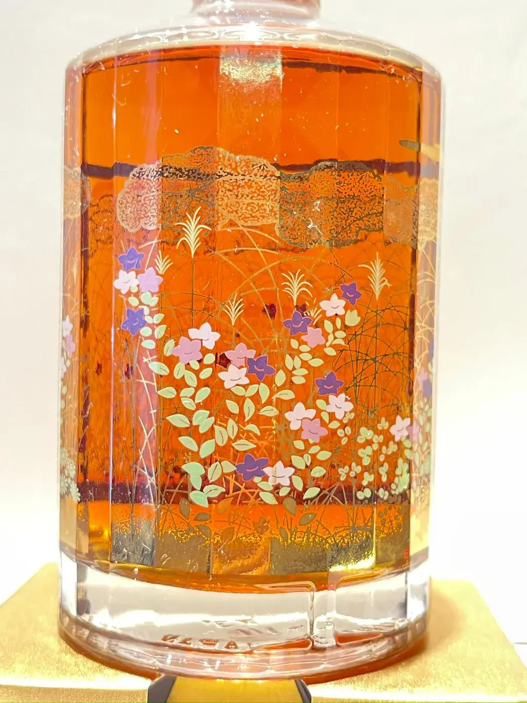 Hibiki 17 Year Old Mount Fuji Limited Edition 43.0 abv NV (1 BT70) — Hibiki, Japan — view 6