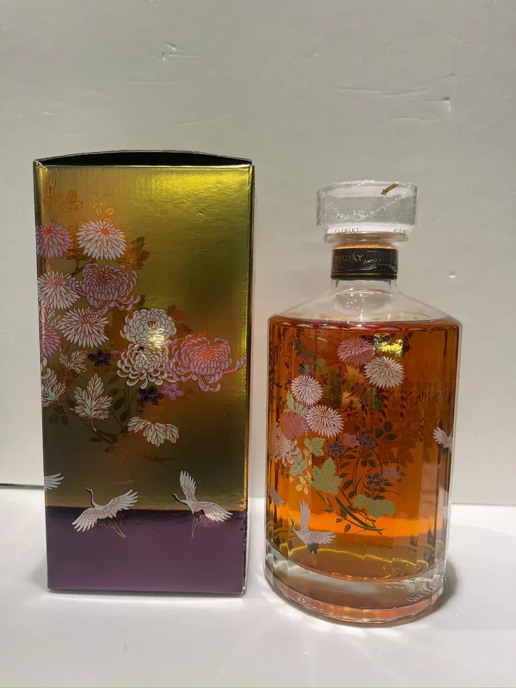 Hibiki 17 Year Old Kacho Fugetsu Limited Edition 43.0 abv NV (1 BT70) — Hibiki, Japan — view 3