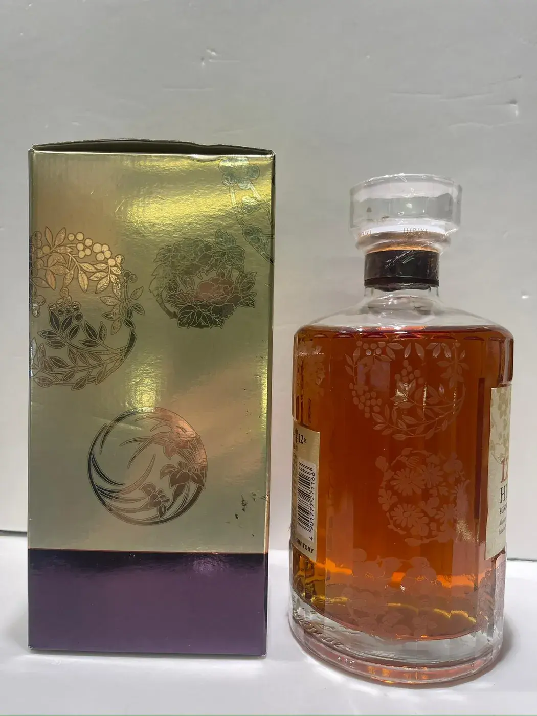 Hibiki 12 Year Old Kacho Fugetsu Limited Edition 43.0 abv NV (1 BT70) — Hibiki, Japan — view 3
