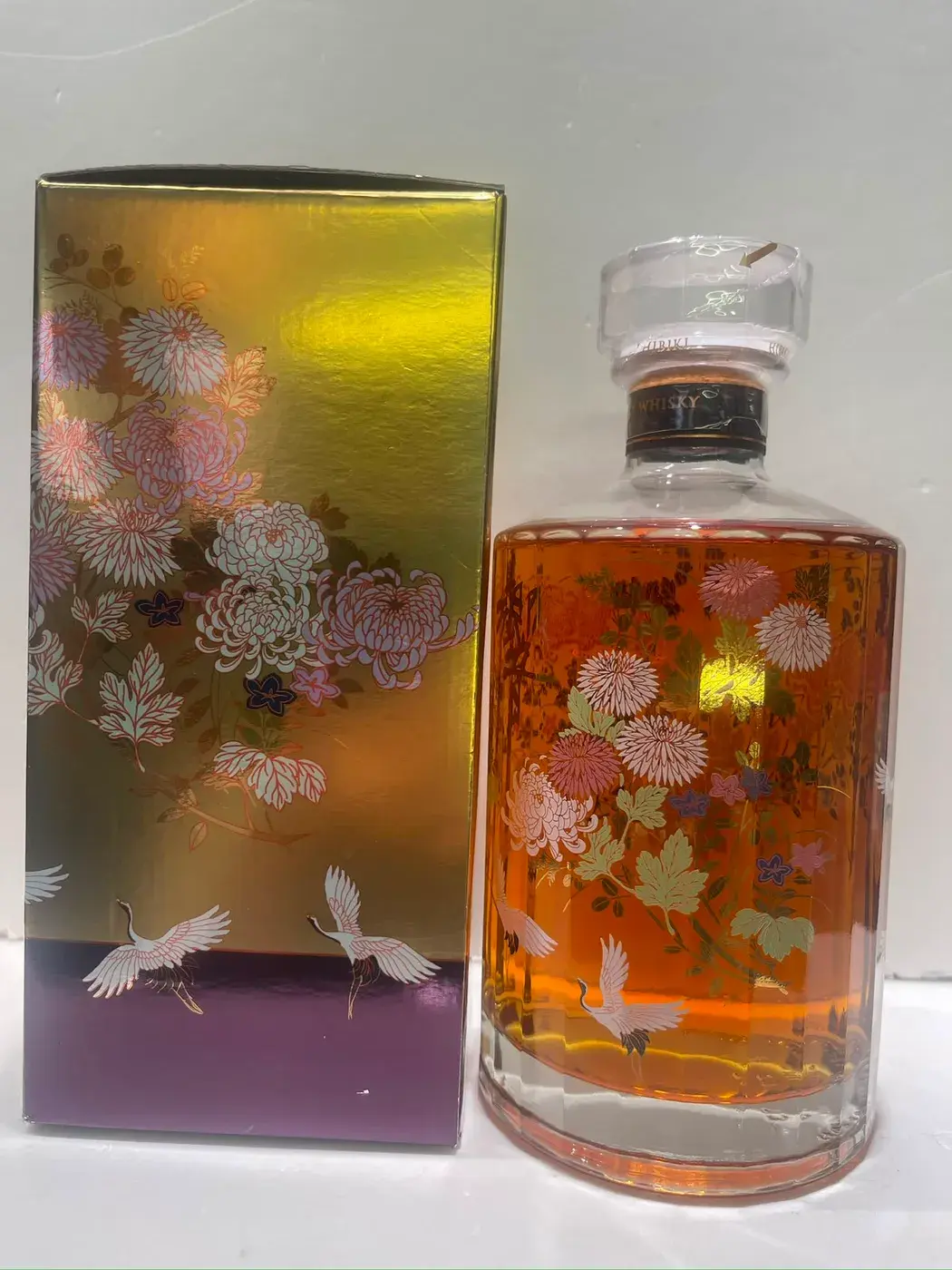 Hibiki 17 Year Old Kacho Fugetsu Limited Edition 43.0 abv NV (1 BT70) — Hibiki, Japan — view 2