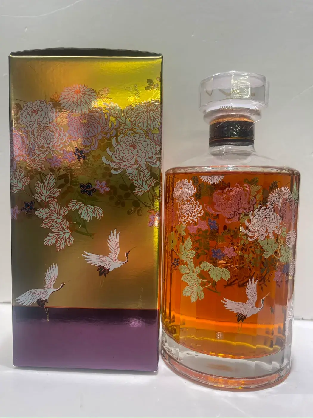 Hibiki 17 Year Old Kacho Fugetsu Limited Edition 43.0 abv NV (1 BT70) — Hibiki, Japan — view 4