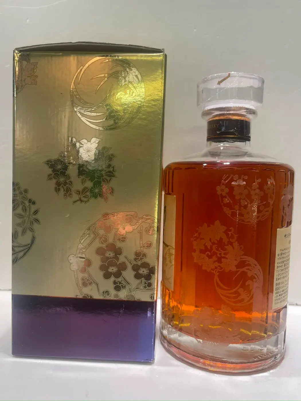 Hibiki 12 Year Old Kacho Fugetsu Limited Edition 43.0 abv NV (1 BT70) — Hibiki, Japan — view 2