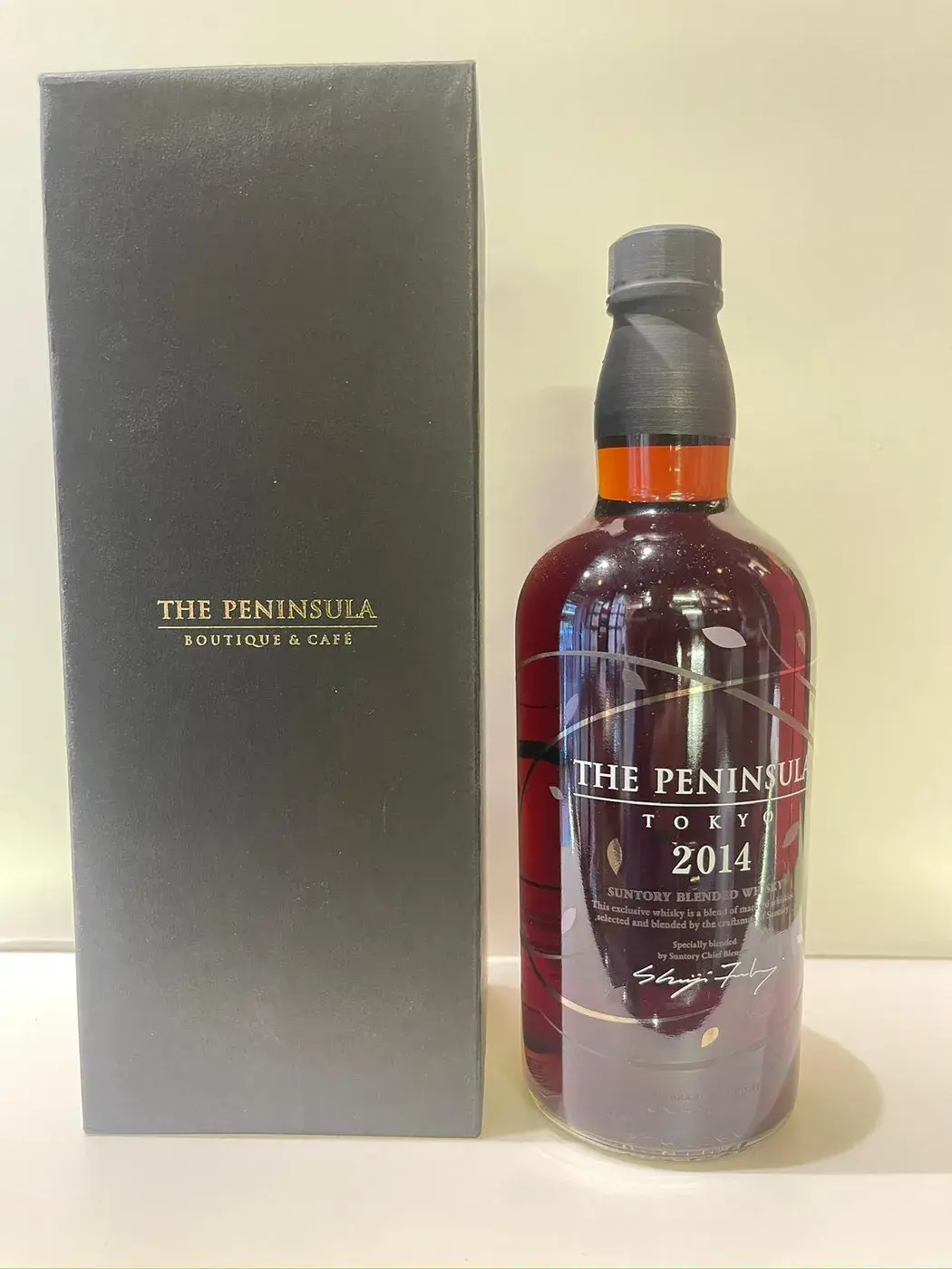 The Peninsula Tokyo Suntory Blended Whisky 43.0 abv 2014 (1 BT70) — Peninsula, Japan